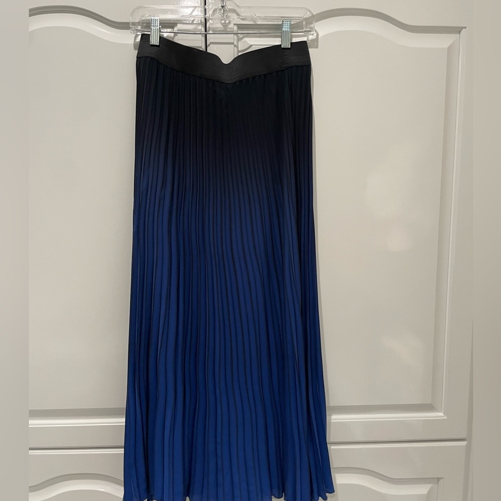 Ombré pleated skirt with elastic waistband